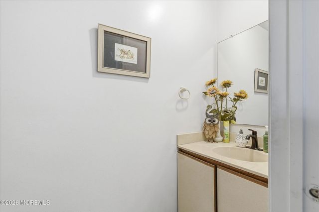 8 Stuart Drive 4, Freehold, NJ 07728