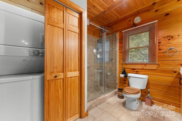 80 Slow Lane, Whittier, NC 28789