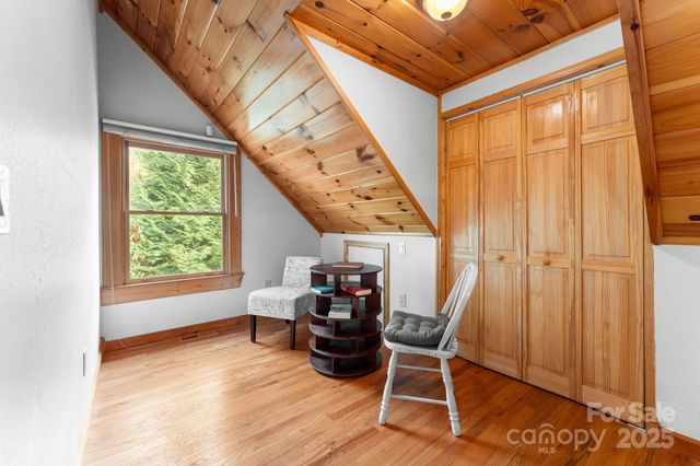 80 Slow Lane, Whittier, NC 28789