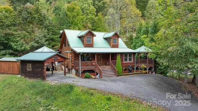 80 Slow Lane, Whittier, NC 28789