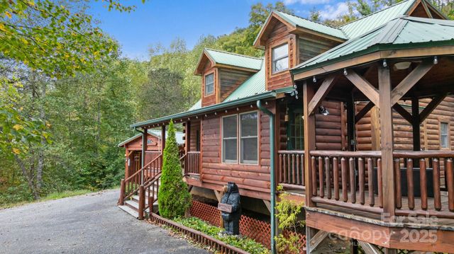 80 Slow Lane, Whittier, NC 28789