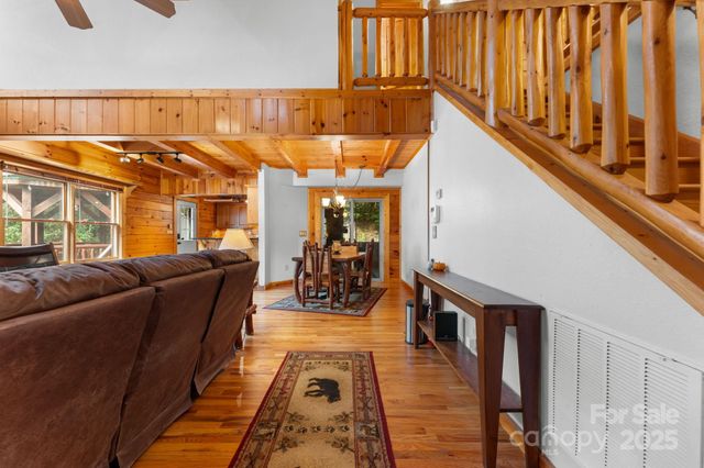 80 Slow Lane, Whittier, NC 28789