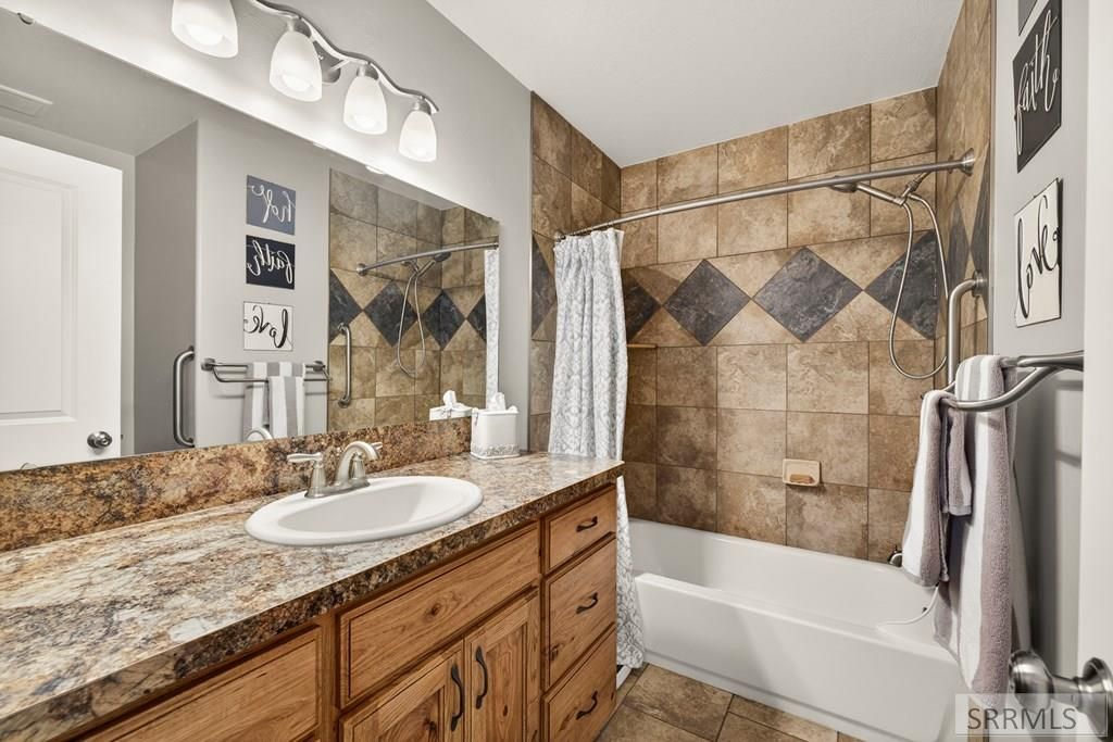 Image 14 of property listing at 660 Regency Lane, Idaho Falls, ID 83402