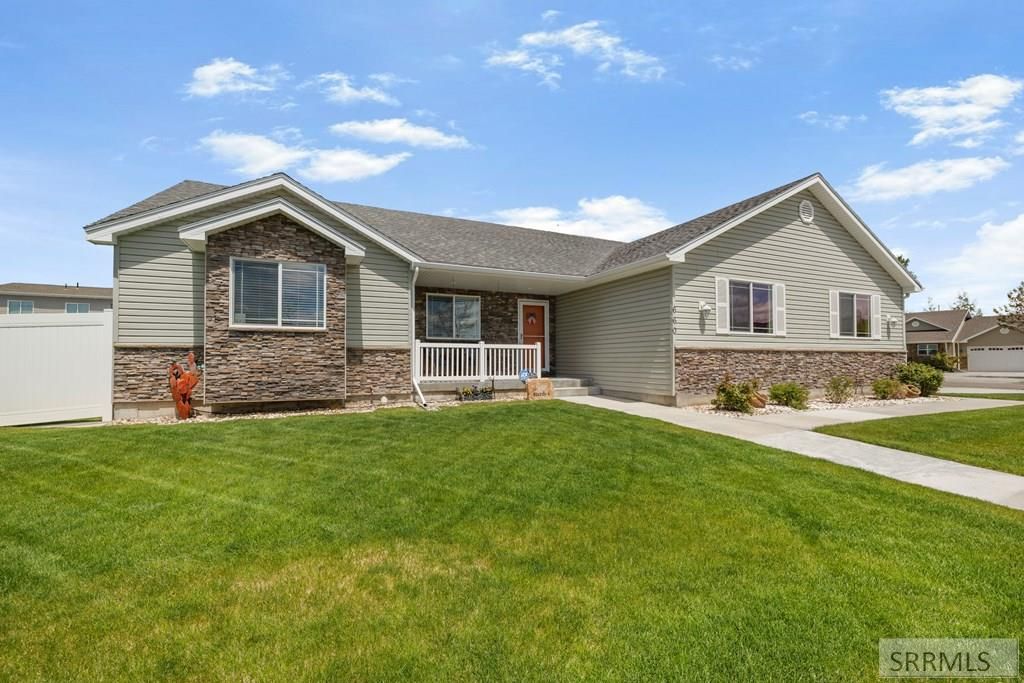 Image 2 of property listing at 660 Regency Lane, Idaho Falls, ID 83402