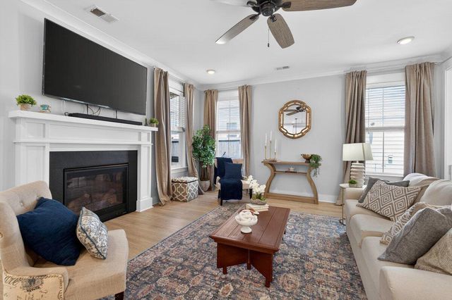 386 Oak Park Street, Summerville, SC 29486