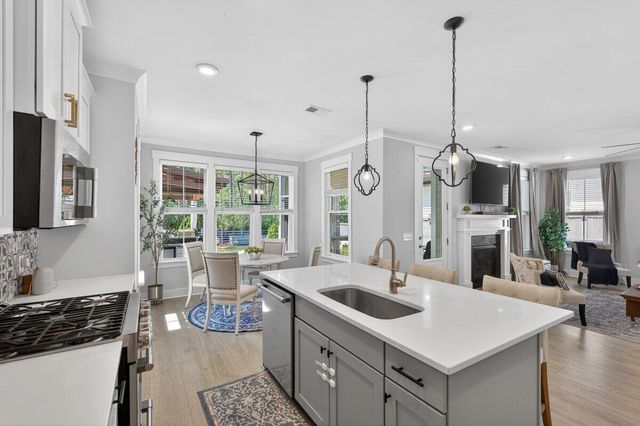 386 Oak Park Street, Summerville, SC 29486