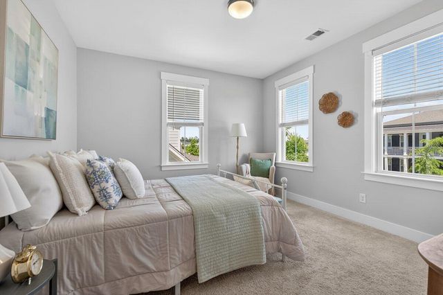 386 Oak Park Street, Summerville, SC 29486