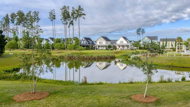 386 Oak Park Street, Summerville, SC 29486