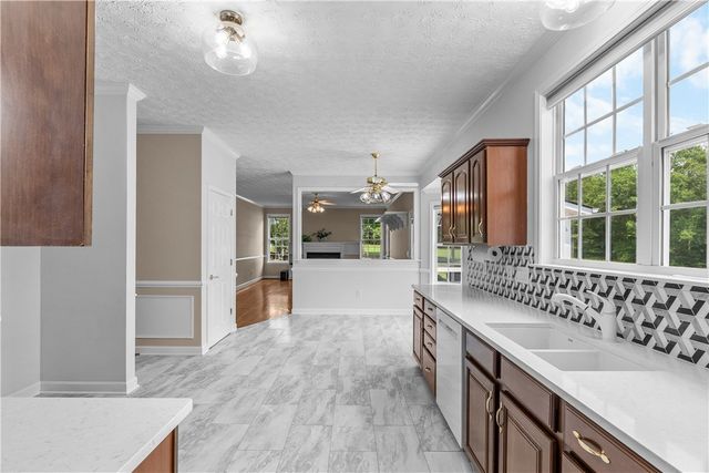 172 Oaklawn Road, Pelzer, SC 29669