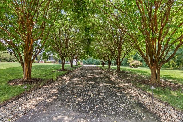 172 Oaklawn Road, Pelzer, SC 29669