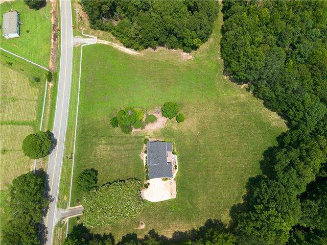 172 Oaklawn Road, Pelzer, SC 29669