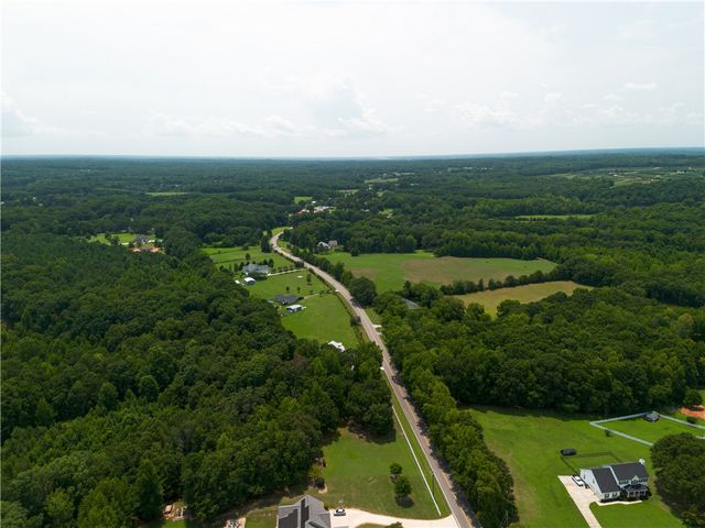 172 Oaklawn Road, Pelzer, SC 29669