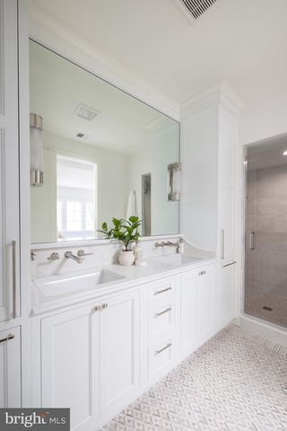 3543 ALBEMARLE ST NW, Washington, DC 20008