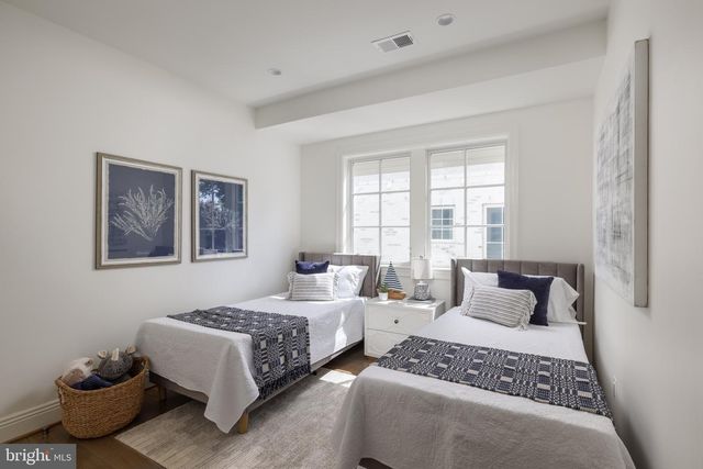 3543 ALBEMARLE ST NW, Washington, DC 20008