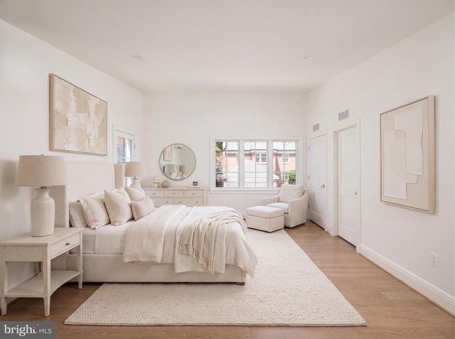 3543 ALBEMARLE ST NW, Washington, DC 20008