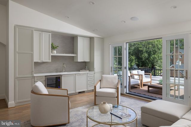 3543 ALBEMARLE ST NW, Washington, DC 20008