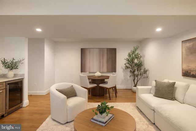 3543 ALBEMARLE ST NW, Washington, DC 20008