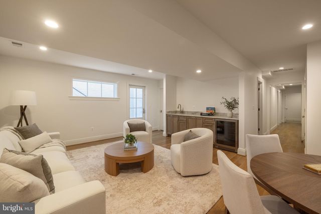 3543 ALBEMARLE ST NW, Washington, DC 20008