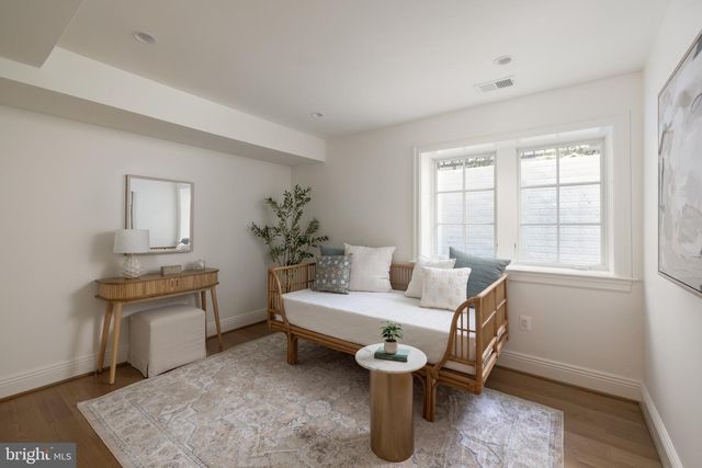 3543 ALBEMARLE ST NW, Washington, DC 20008