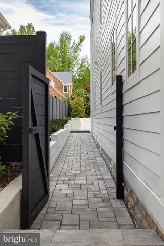 3543 ALBEMARLE ST NW, Washington, DC 20008