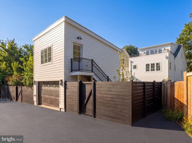 3543 ALBEMARLE ST NW, Washington, DC 20008