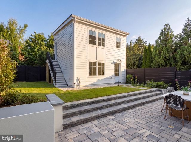3543 ALBEMARLE ST NW, Washington, DC 20008