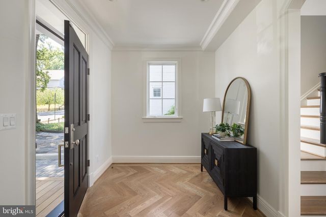3543 ALBEMARLE ST NW, Washington, DC 20008