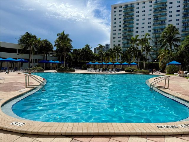 19370 Collins Avenue 620, Sunny Isles Beach, FL 33160