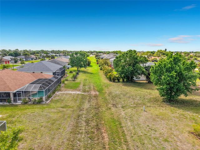 70 CLUBHOUSE ROAD, Rotonda West, FL 33947