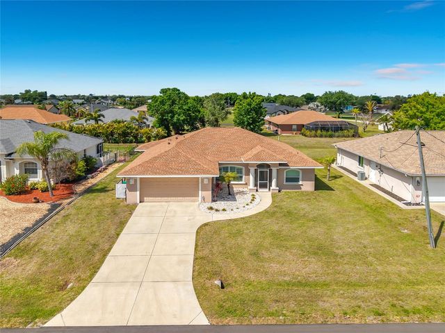 70 CLUBHOUSE ROAD, Rotonda West, FL 33947