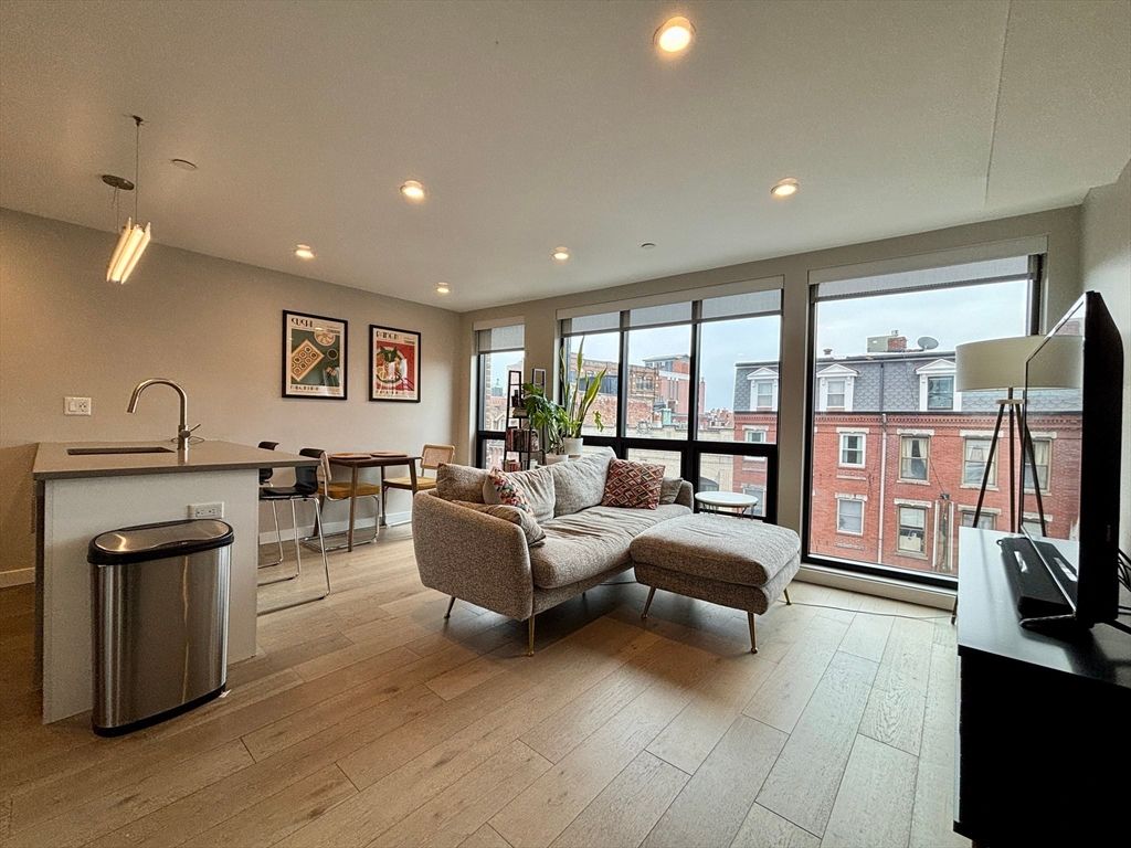 244 Hanover St. 510, Boston, MA 02113