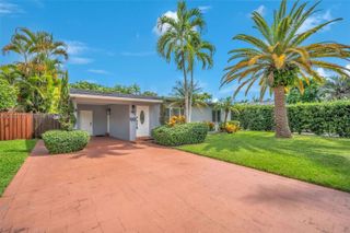 907 NE 5th Street, Hallandale Beach, FL 33009