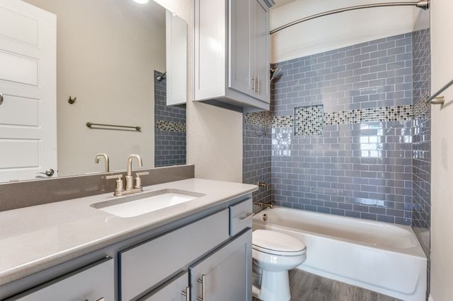 1403 Laurel Green Court, Arlington, TX 76005