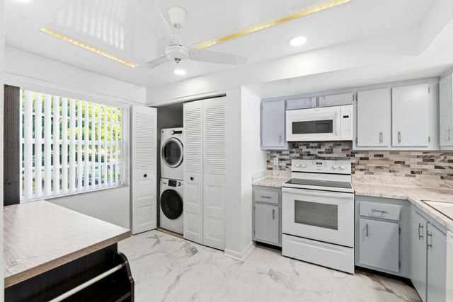 1650 NW 80th Avenue Apt 204, Margate, FL 33063