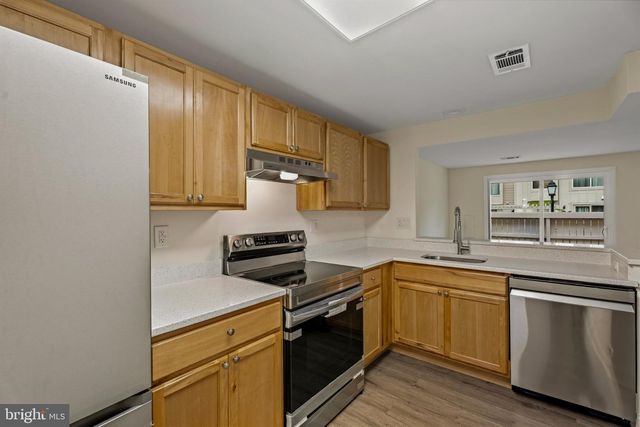 28 WELBECK CT, Montgomery Village, MD 20886