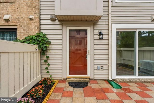 28 WELBECK CT, Montgomery Village, MD 20886