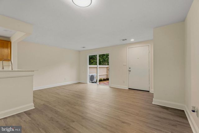 28 WELBECK CT, Montgomery Village, MD 20886