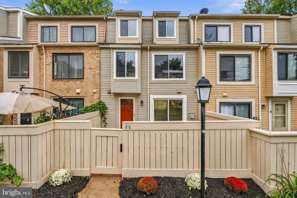 28 WELBECK CT, Montgomery Village, MD 20886