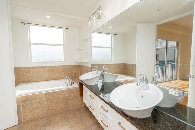 1002 CHANNELSIDE DRIVE 2C, Tampa, FL 33602