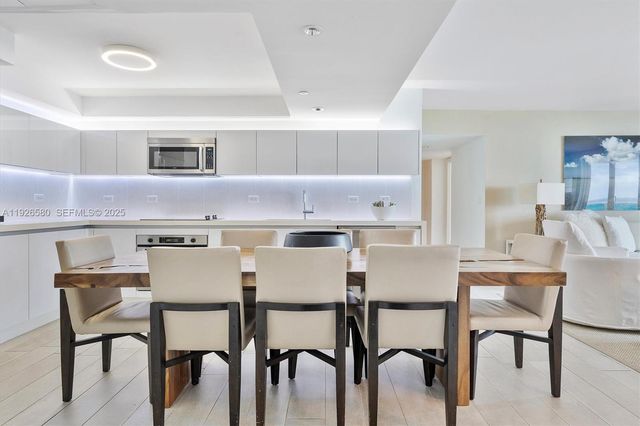 102 24th St 1413, Miami Beach, FL 33139