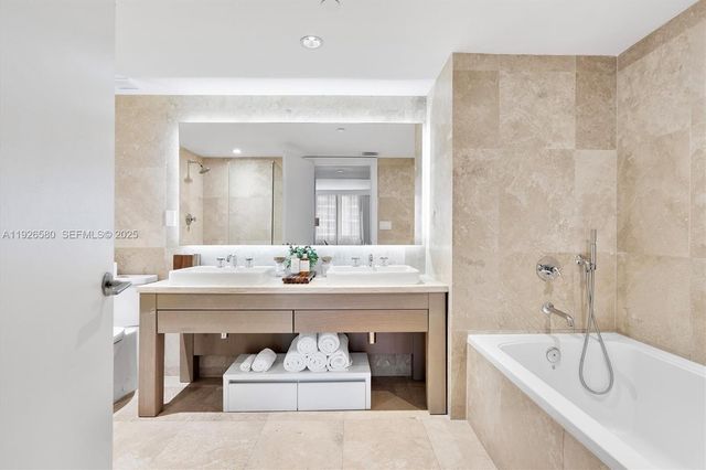 102 24th St 1413, Miami Beach, FL 33139