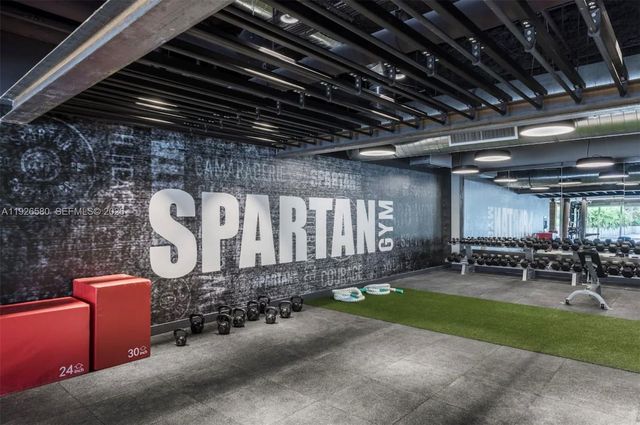 102 24th St 1413, Miami Beach, FL 33139