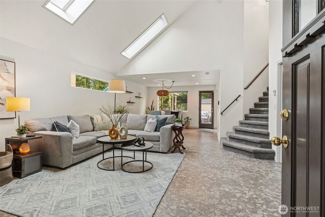 20111 Dayton Avenue N, Shoreline, WA 98133