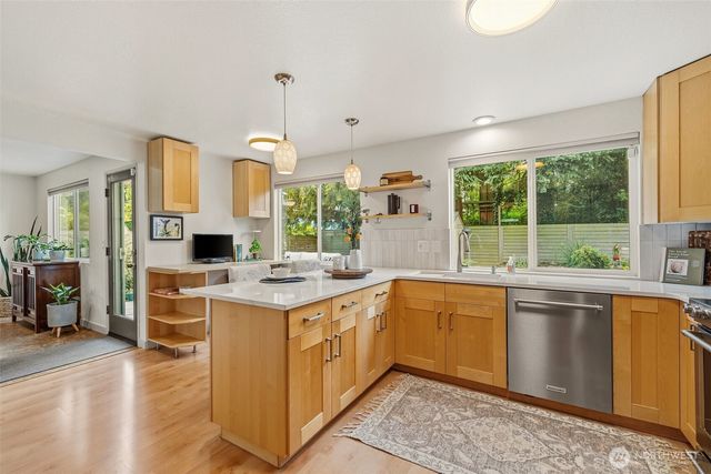 20111 Dayton Avenue N, Shoreline, WA 98133