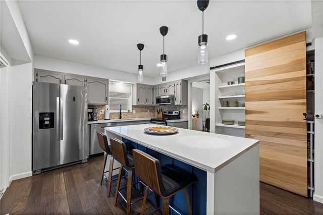 11716 W 101st Street, Overland Park, KS 66214