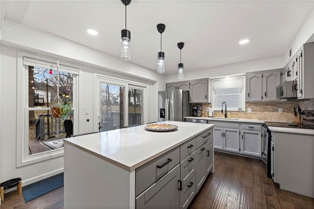 11716 W 101st Street, Overland Park, KS 66214