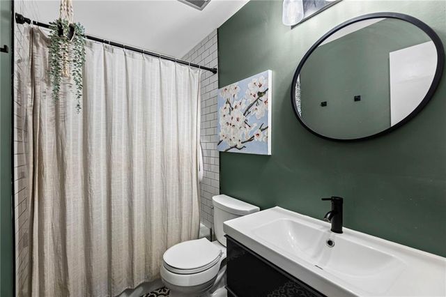 11716 W 101st Street, Overland Park, KS 66214