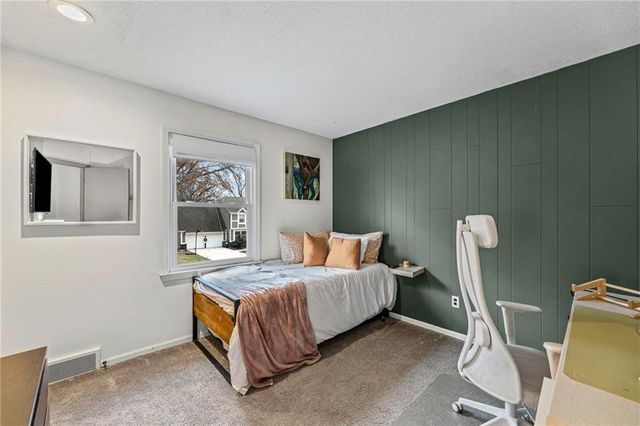 11716 W 101st Street, Overland Park, KS 66214