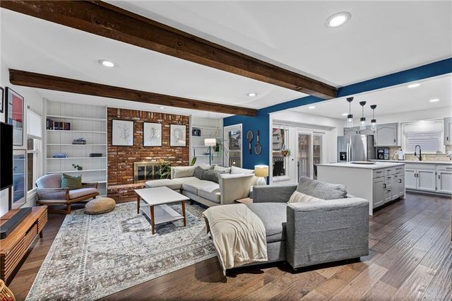 11716 W 101st Street, Overland Park, KS 66214