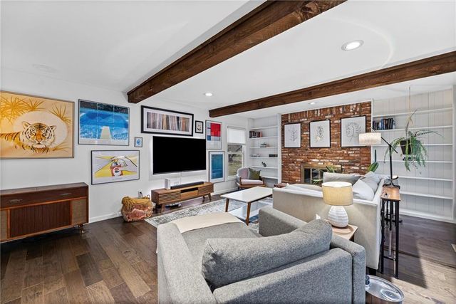 11716 W 101st Street, Overland Park, KS 66214